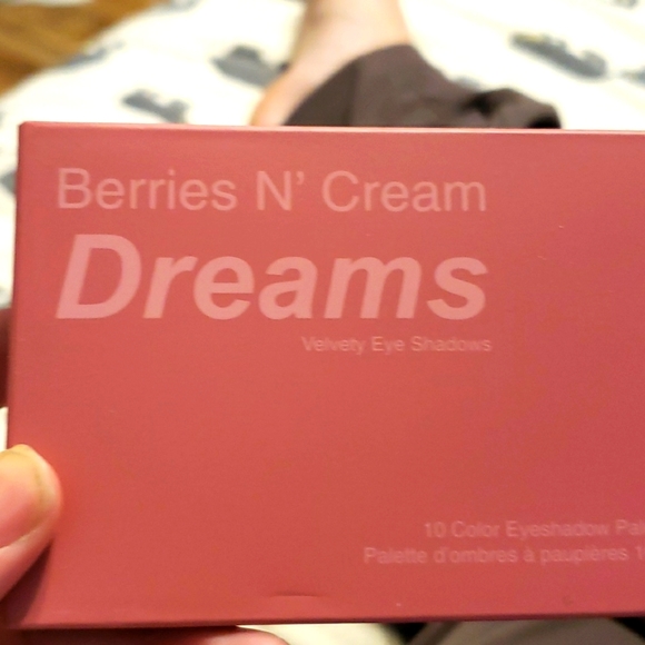 Violet Voss Other - VIOLET VOSS BERRIES N' CREAM DREAMS EYESHADOW PALETTE NIB NEW IN BOX
